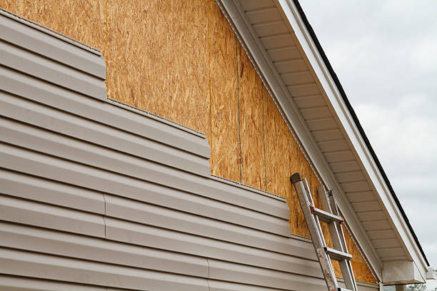 Professional Siding Installation technician working in Chandlersville, OH